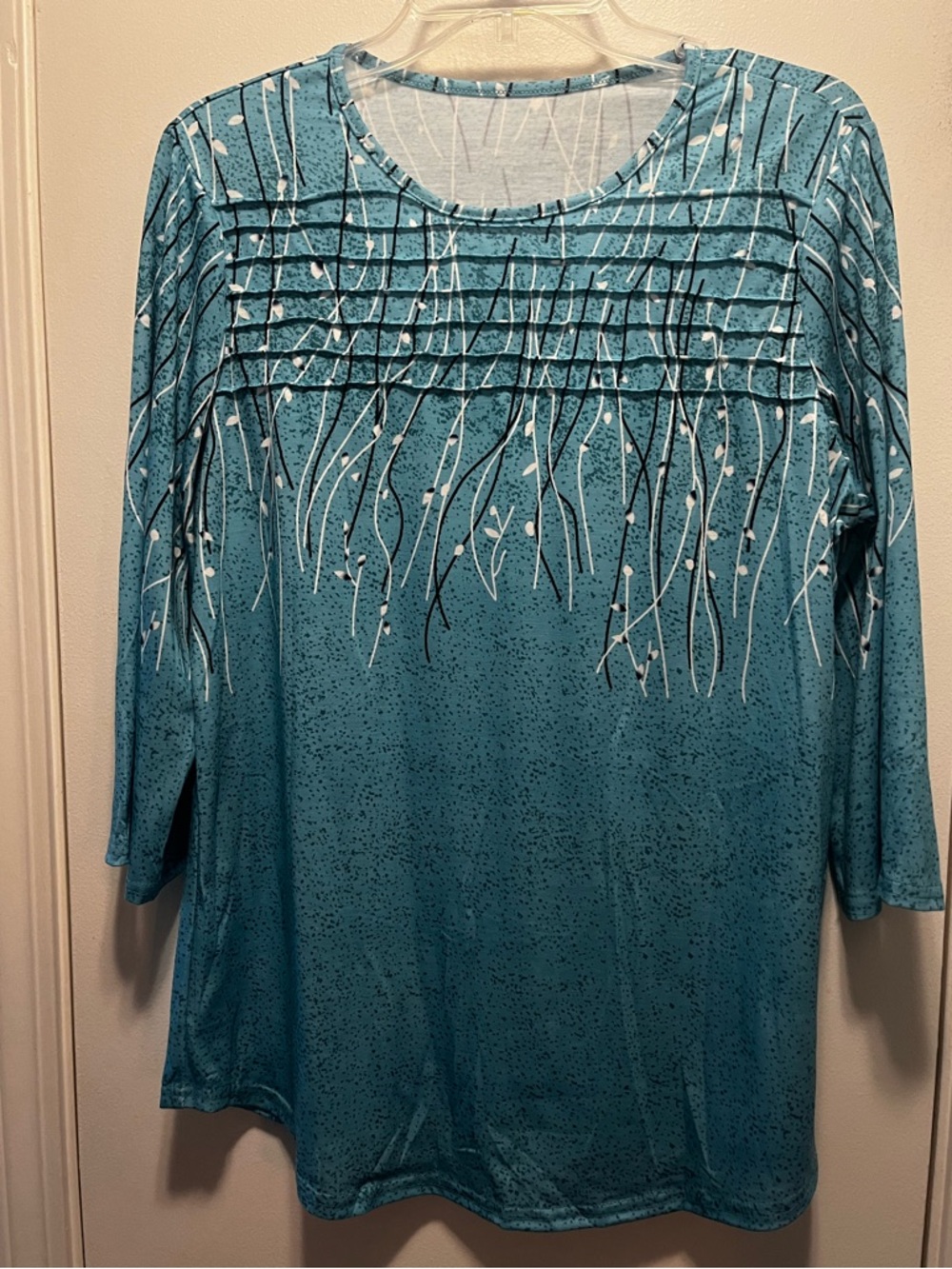 New Teal Women Size XL Pleated Yoke 3/4 Length Sleeve Top White Black Vine Print